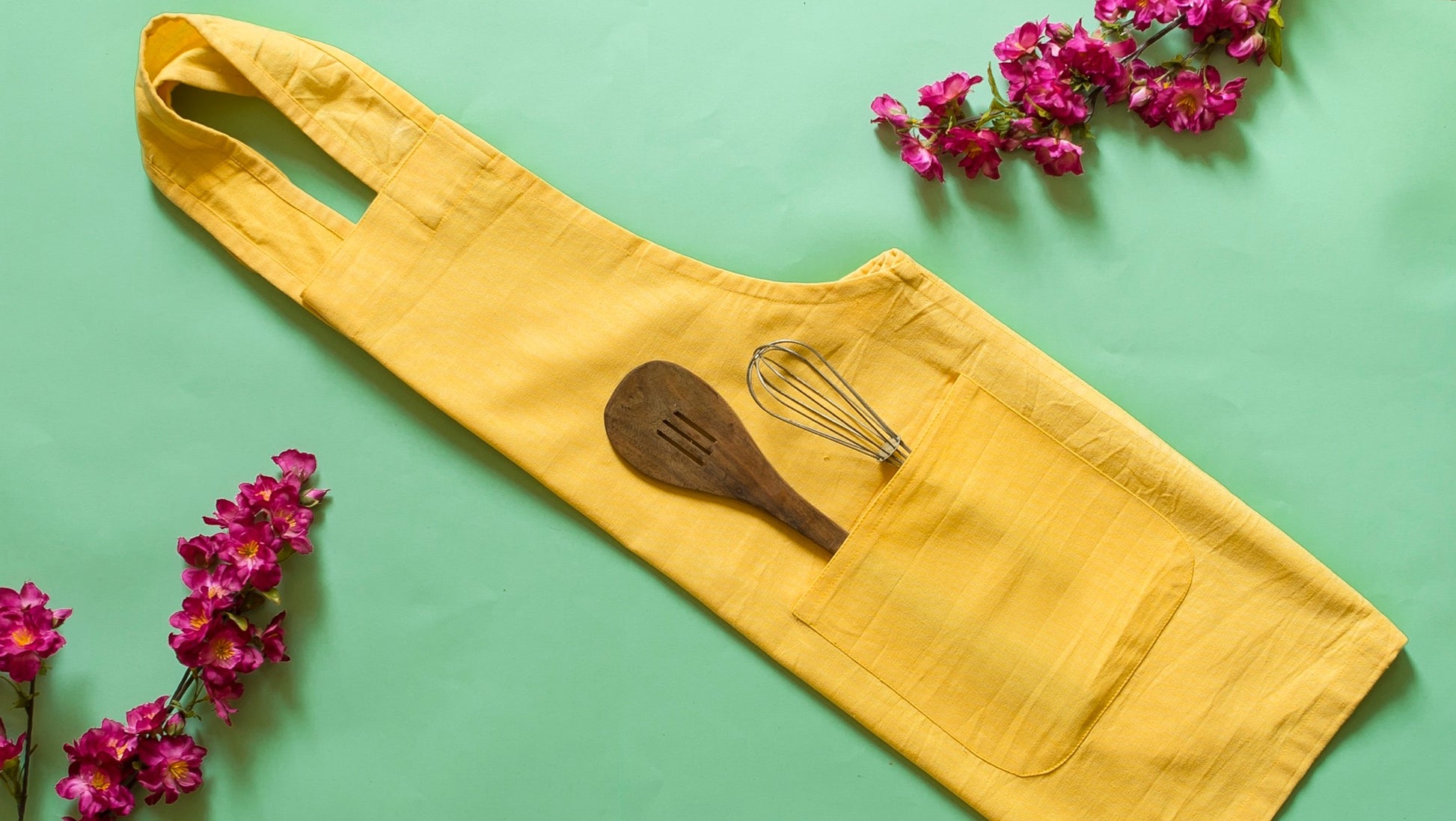 lemon-essense-yellow-linen-apron